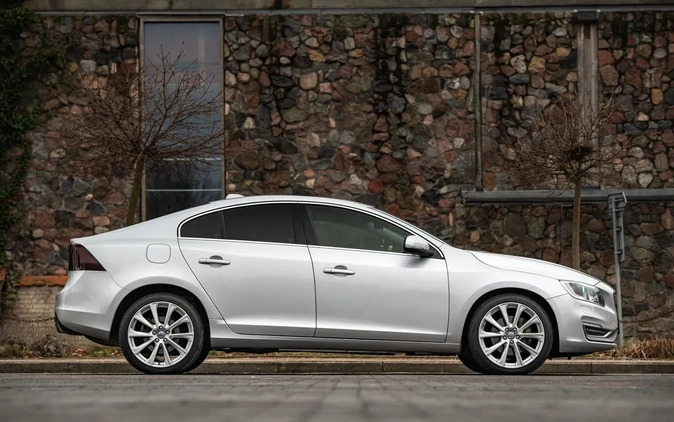 Volvo S60 cena 56000 przebieg: 189312, rok produkcji 2015 z Sochaczew małe 121